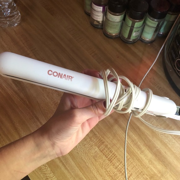 Straightener - Picture 1 of 2